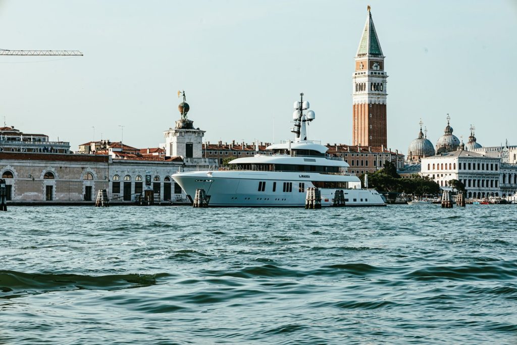 Esperienze gourmet: chef privato a bordo dello yacht in Italia